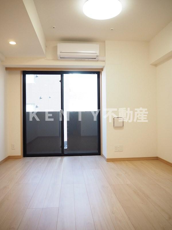 居室・リビング　こちらのリビングで趣味の時間をお楽しみください