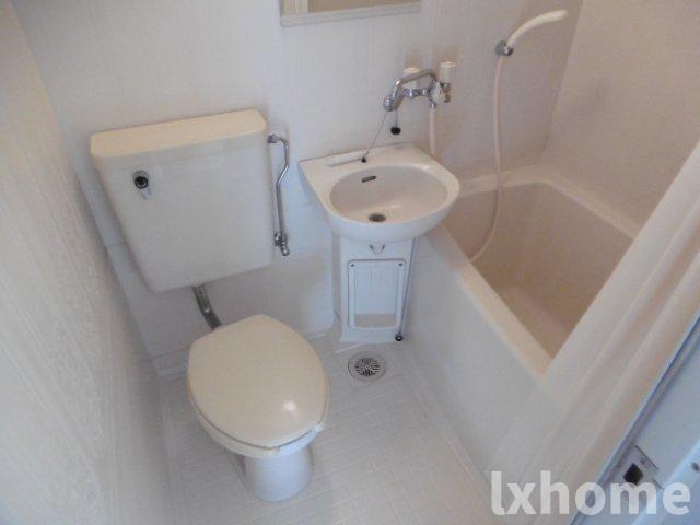 洗面設備　脱衣スペースもあります