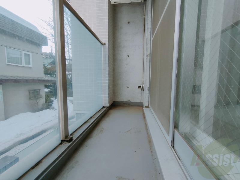 バルコニー　バルコニーが広くプチガーデニングも出来そうですね～。