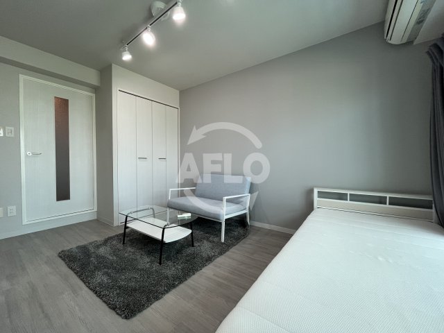 居室・リビング　KM江坂　リビング