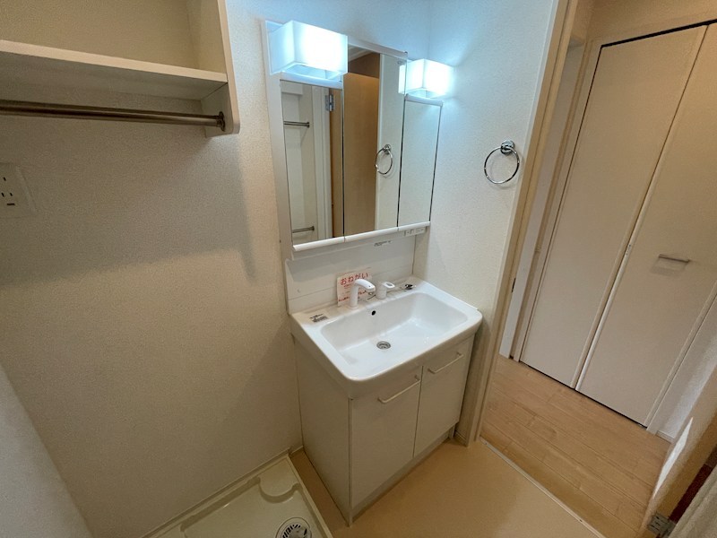 洗面設備　※同タイプのお部屋の写真です。
