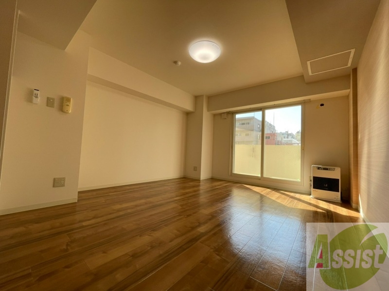 居室・リビング　キッチン側からＬＤＫを撮影。イメージを掴んでくださいね。