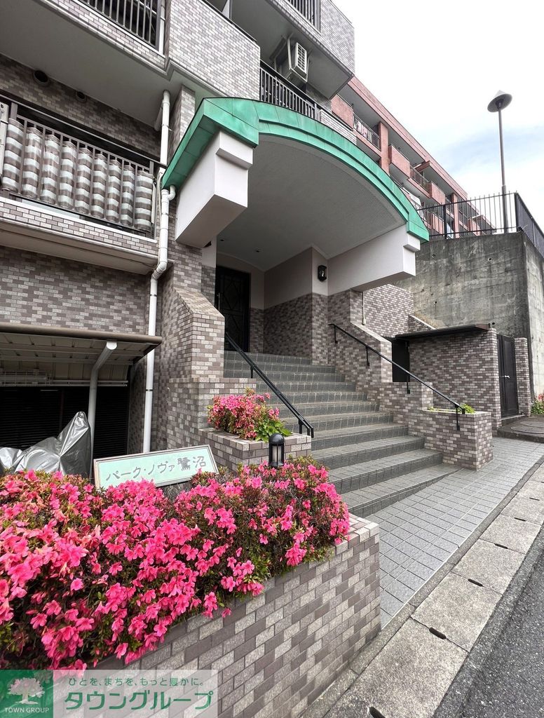 エントランス　エントランス。オートロックあり