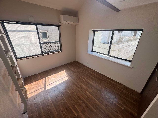 居室・リビング　※同物件別号室の参考写真です。