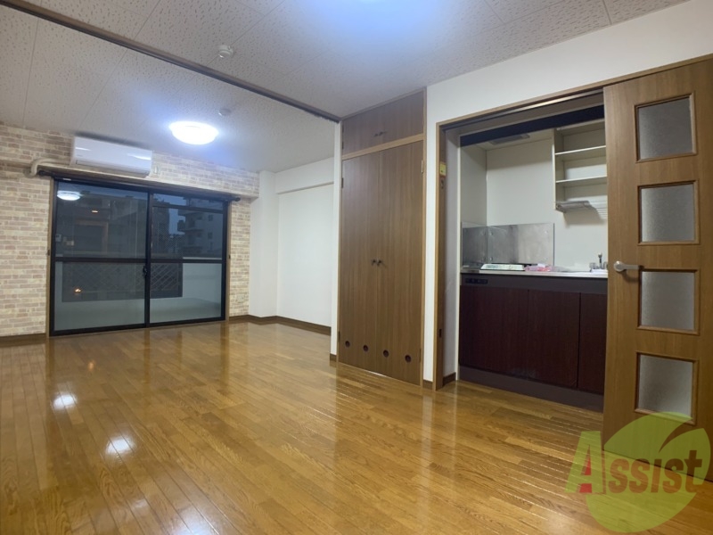 居室・リビング　リビングは１４帖のフローリングです。