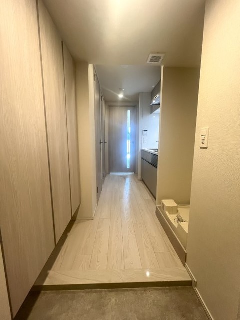 玄関　※写真は同タイプ住戸です。