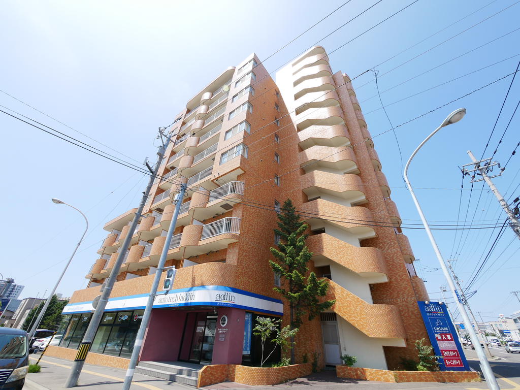 建物外観　☆地下鉄東西線南郷18丁目駅まで徒歩4分！