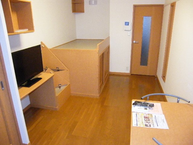 居室・リビング　写真は別号室のものです。