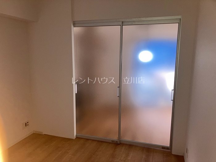 居室・リビング　同物件別部屋参考写真です