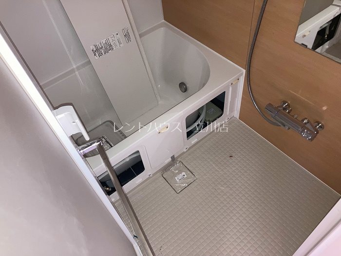 バス・シャワールーム　同物件別部屋参考写真です