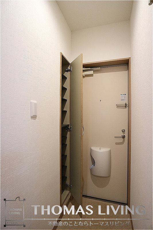 玄関　シューズボックス付きです。