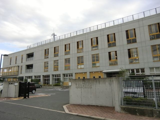 小学校　吉川小学校（小学校）まで50m