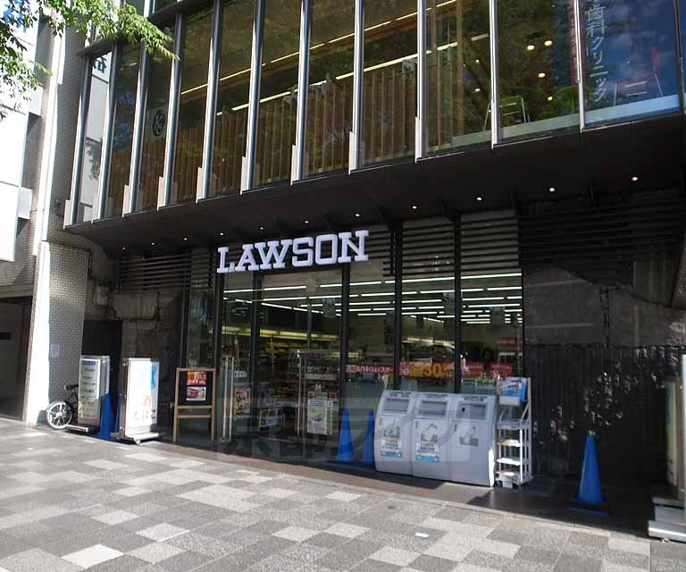 コンビニ　ローソン御池笹屋町店（コンビニ）まで37m
