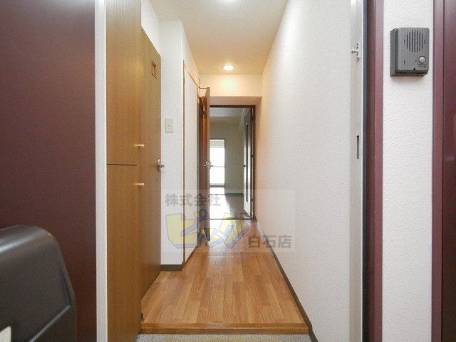 玄関　広々とした玄関です♪