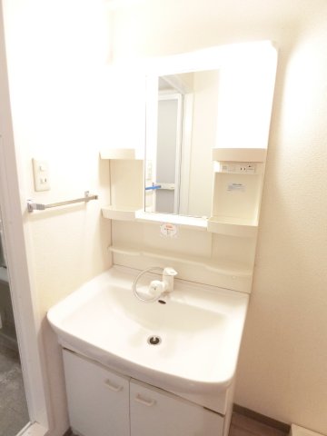 洗面設備　他のお部屋の参考写真となります。