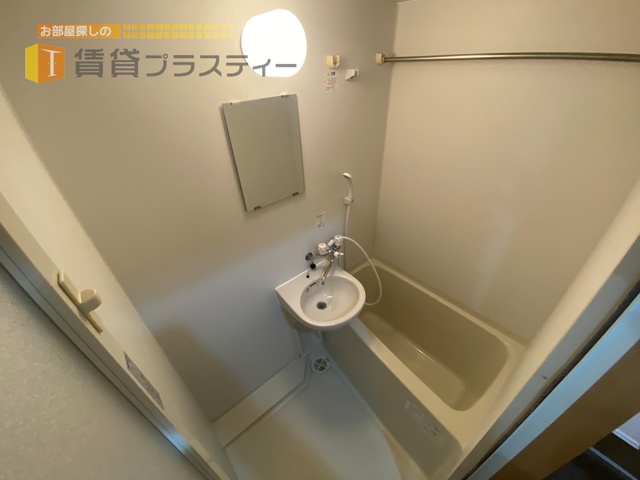 バス・シャワールーム　１日の疲れをバスルームでゆっくりと…。