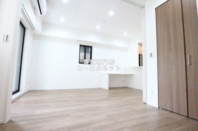 居室・リビング　ゆったりとくつろげる、落ち着きのある居室空間です