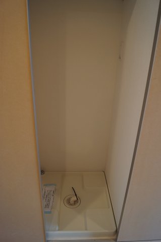 その他設備　防水パン付の室内洗濯機置場あります。