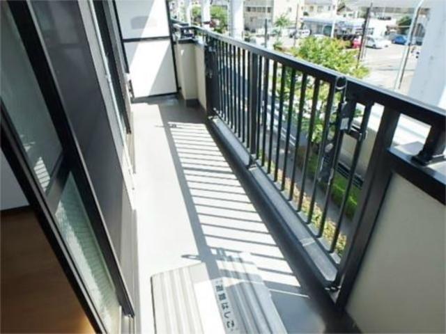 バルコニー　バルコニー広くてお洗濯もバッチリ