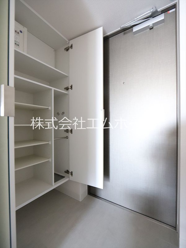 玄関　シューズBOX　全身鏡付