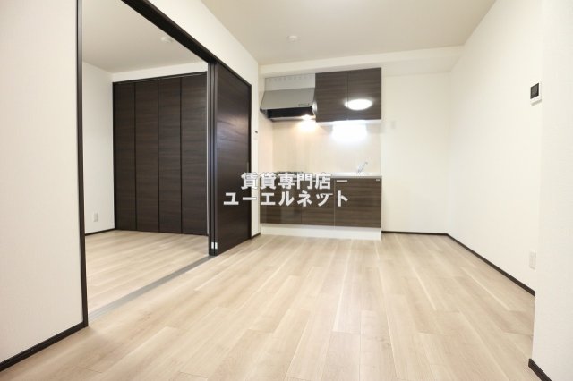 居室・リビング　ゆったりとくつろげる、落ち着きのある居室空間です