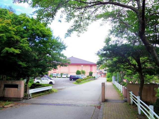 中学校　富士岡中学校（中学校）まで888m