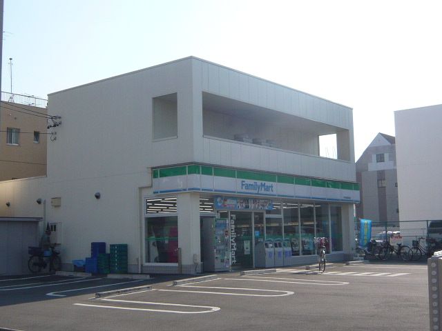 コンビニ　ファミリーマート（コンビニ）まで430m