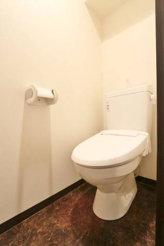 トイレ　ウォシュレット完備