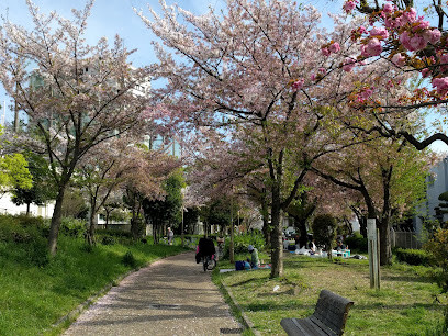 公園　十八条東公園（公園）まで400m