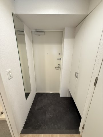 セレニテ谷町四丁目アリエの玄関写真