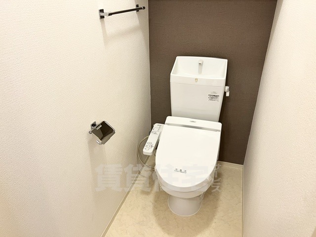 京阪交野線 郡津駅 徒歩2分 3階建 築11年のトイレ写真
