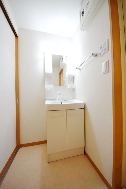 洗面設備　※同じ建物別の部屋のお写真になります。