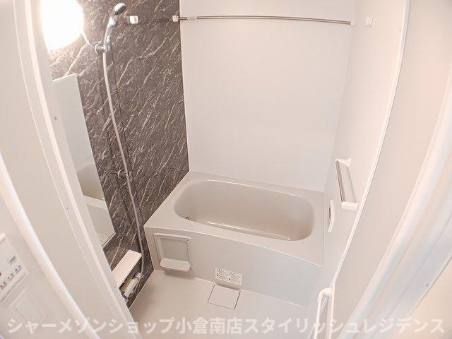 バス・シャワールーム　落ち着いた空間のお風呂です