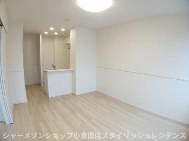 居室・リビング　こちらのリビングで趣味の時間をお楽しみください