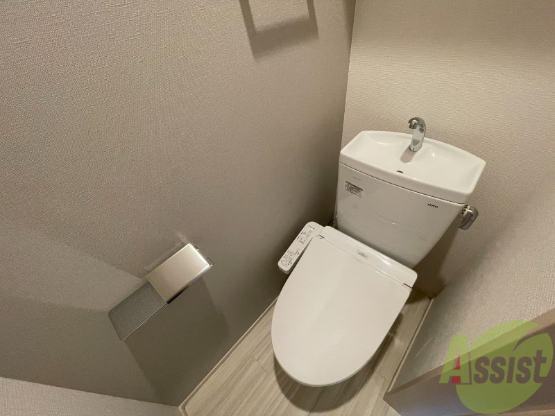 トイレ　こちらはトイレです。清潔感があり、安心して使用できます。