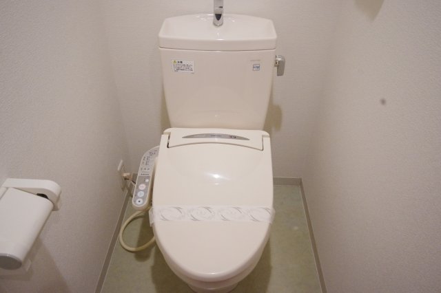 トイレ　※同間取り別部屋参考写真となります