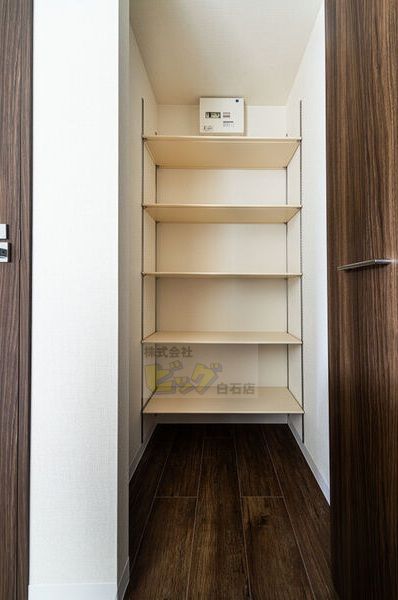 玄関　シューズボックスの収納力たっぷりの玄関です♪