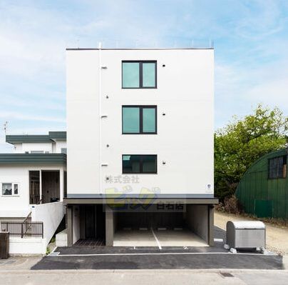 建物外観　エアコン付きのお洒落なデザイナーズマンションです♪★☆