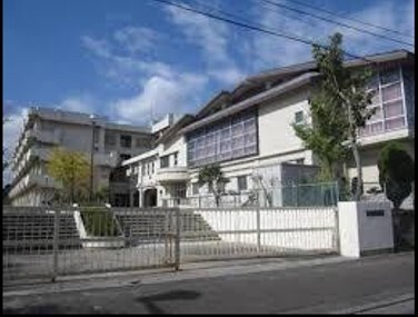 中学校　富谷市立東向陽台中学校（中学校）まで665m