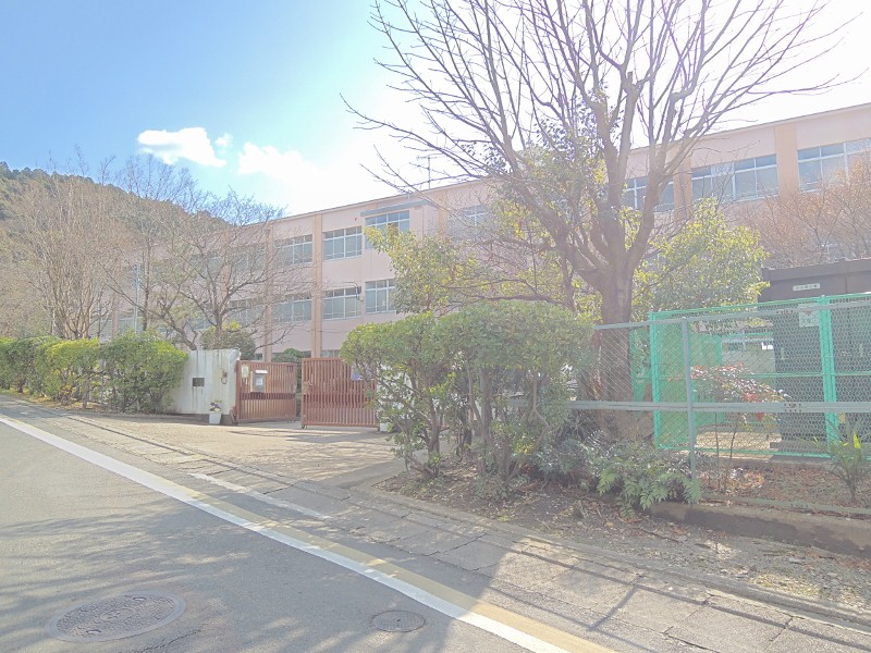 小学校　京都市立 北醍醐小学校（小学校）まで379m