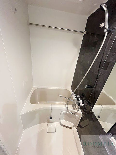 バス・シャワールーム　※同タイプの別のお部屋です。