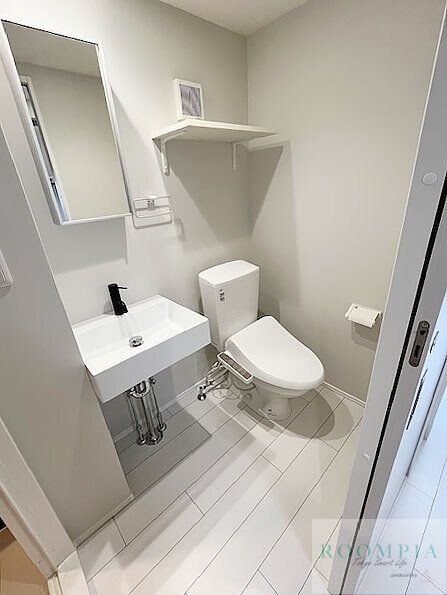 トイレ　※同タイプの別のお部屋です。