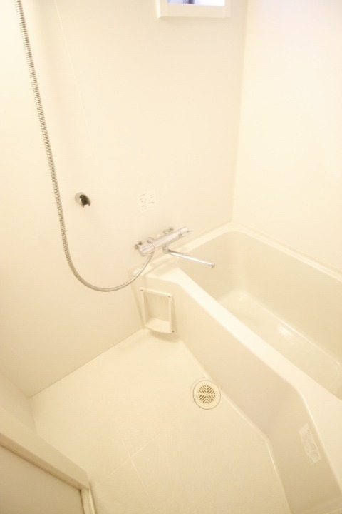 バス・シャワールーム　※他部屋参考写真