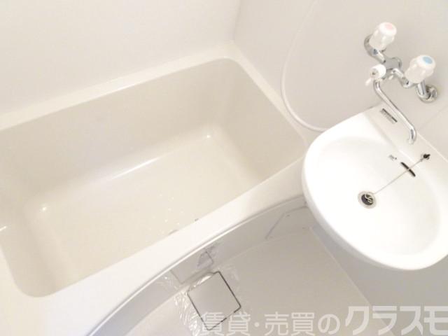 バス・シャワールーム　きれいにリフォームされています♪