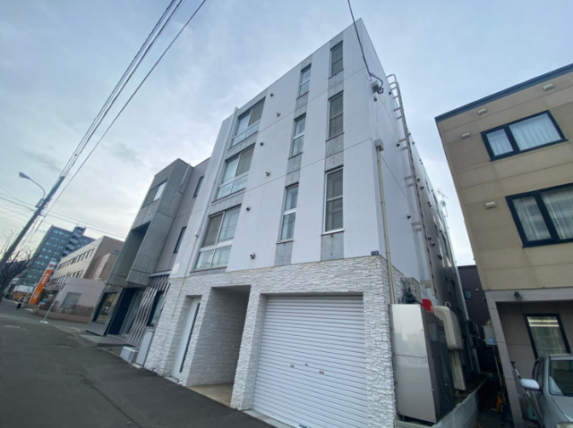 建物外観　札幌市中央区南十六条西「ＳＵＰＥＲＩＡＧＥ伏見」