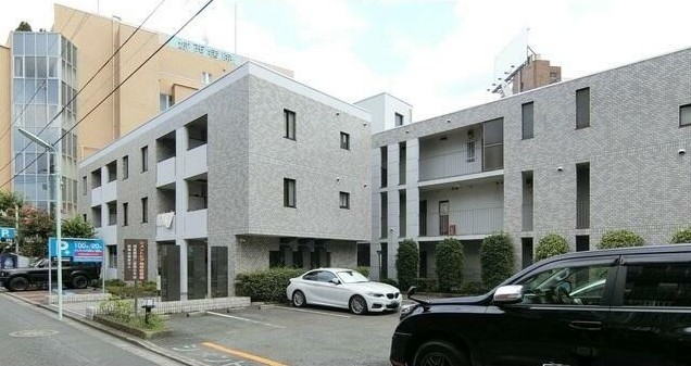 建物外観　鉄筋コンクリート造のがっちりとした造り。