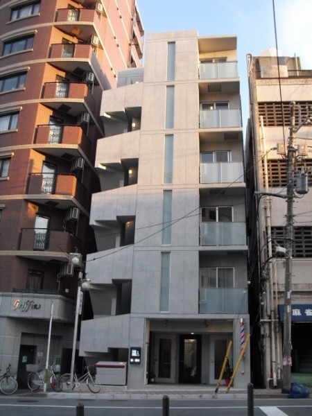 建物外観　オートロック完備