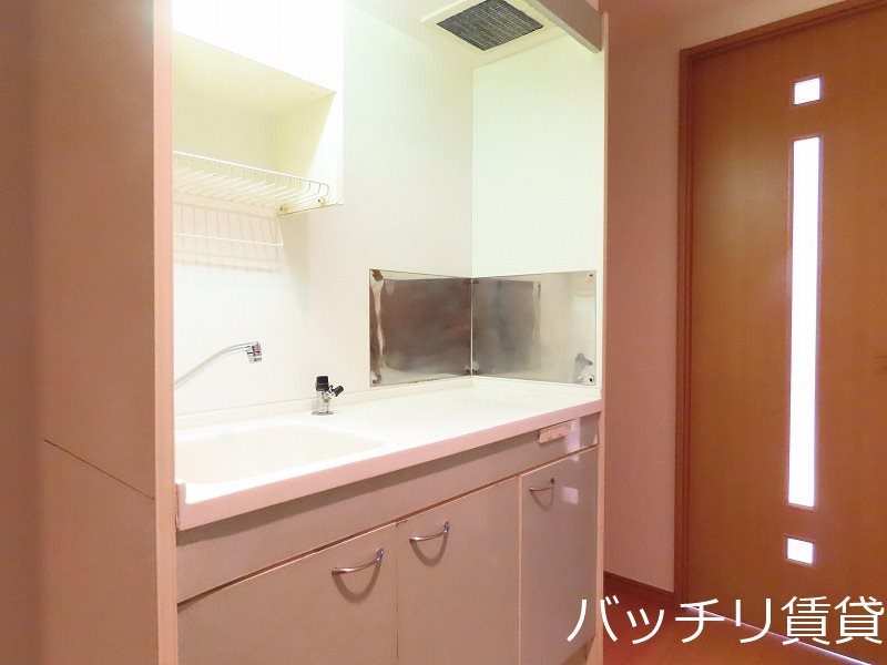 キッチン　同型タイプの為、現状を優先致します。