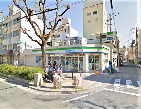 コンビニ　ファミリーマート湊川公園南店（コンビニ）まで166m