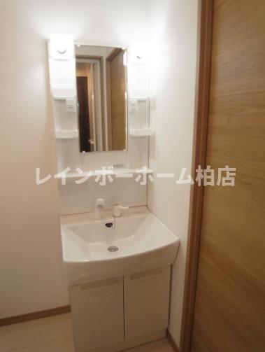 洗面設備　忙しい朝には欠かせない洗面所です